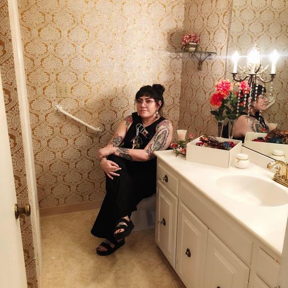 Meet your Posher, Nik - Picture 2 of 5